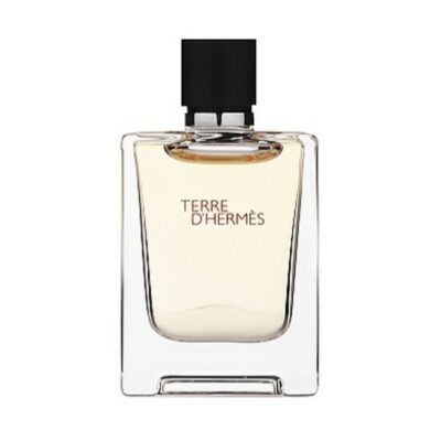 Hermes Terre D'Hermés Eau de Toilette 5 ml Hermès Terre d’Hermès Eau de Toilette – En Maskulin og Elegant Herreduft Hermès Terre d’Hermès Eau de Toilette er en sofistikeret, jordnær og maskulin duft, der kombinerer citrus, krydderier og træagtige noter. Denne parfume er skabt til mænd, der sætter pris på en tidløs, naturlig og selvsikker duft, inspireret af jordens elementer.