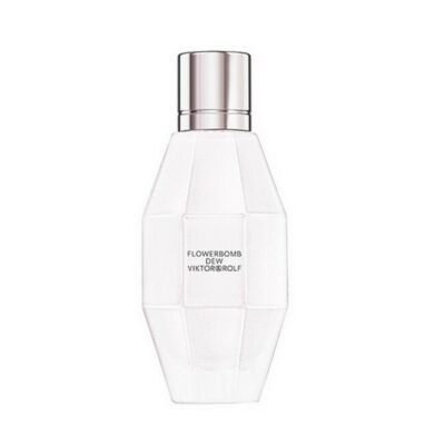 Viktor & Rolf Flowerbomb Viktor & Rolf Flowerbomb Eau de Parfume – En Eksplosion af Femininitet og Sensualitet Viktor & Rolf Flowerbomb Eau de Parfume er en forførende, blomstrende og luksuriøs duft, der skaber en eksplosion af femininitet. Med sin intense blanding af sødme, varme og dybde, er denne parfume perfekt til kvinder, der ønsker at føle sig uimodståelige.