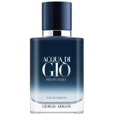 Giorgio Armani Acqua di Gio Profumo Eau de Parfume Giorgio Armani Acqua di Gio Profumo Eau de Parfume er en raffineret, dyb og maskulin duft, der bygger videre på den klassiske Acqua di Gio, men med en mere intens, sofistikeret og krydret karakter. Denne parfume er perfekt til mænd, der ønsker en frisk, men kraftfuld signaturduft med akvatiske, aromatiske og røgede noter.