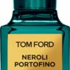 Tom Ford Neroli Portofino Eau de Parfume Tom Ford Neroli Portofino Eau de Parfume er en frisk, citrusfyldt og luksuriøs duft, inspireret af den italienske rivieras solbeskinnede kystlinje. Denne parfume kombinerer sprudlende citrusnoter med aromatiske urter og varme træakkorder, hvilket giver en raffineret og sofistikeret duftoplevelse, der føles som en sommerdag ved Middelhavet.